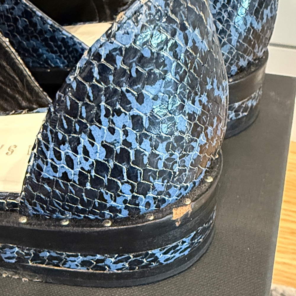 Freda Salvador Women’s Black and Blue Snakeskin Oxfords - Picture 6 of 8